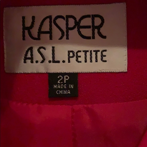 Casper ASL petite red suit set - Picture 3 of 4